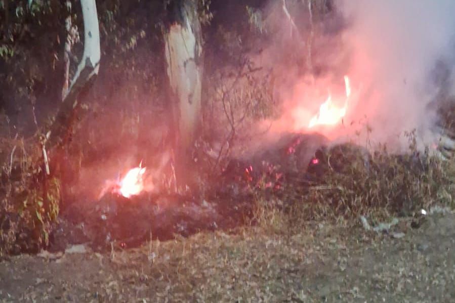 Policía Municipal de Tlaxcala y cuerpos de emergencia contienen incendio en Acuitlapilco